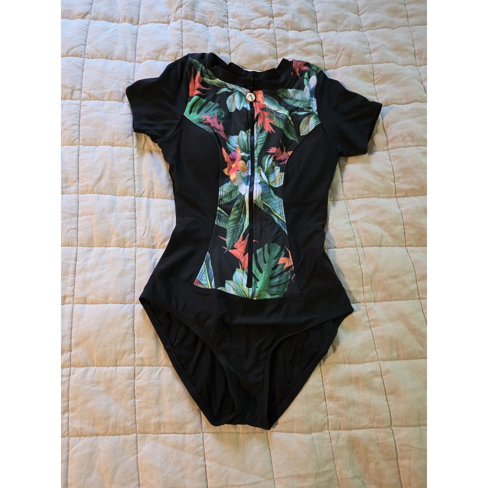 Next By Athena Women's Moala Malibu Short‎ Sleeve One Piece Swimsuit Small